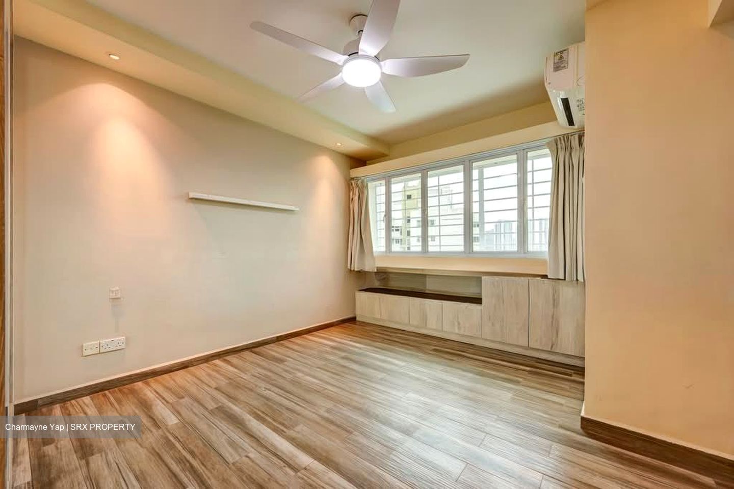 Pine Grove (D21), Condominium #615226391